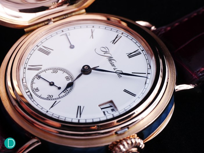 A closer look at the flawless enamel dial.