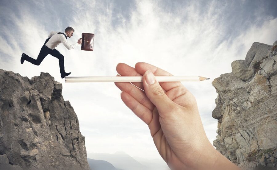 El viaje hacia la cima se disfruta más en compañía | Imagen: Depositphotos.com