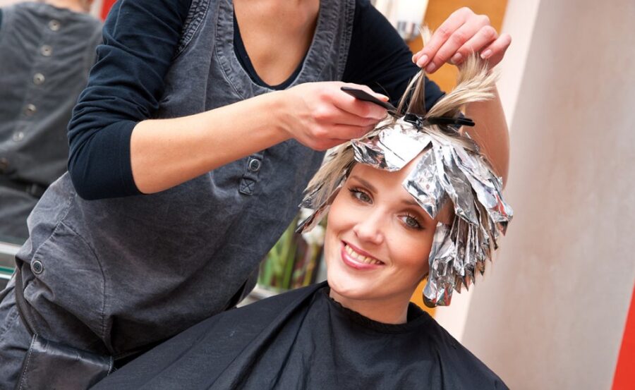 Desde el talento humano hasta el marketing digital: estas son las claves para abrir tu estética | Imagen: Depositphotos.com